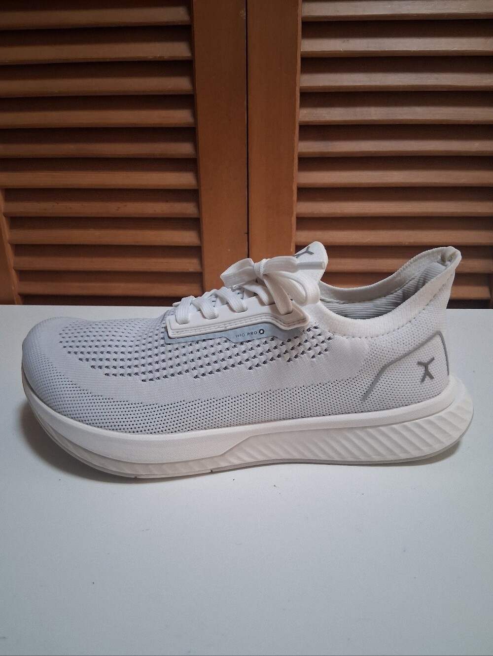 Flux Footwear Adapt Runner H2O White Women's Sneaker * Size: 9